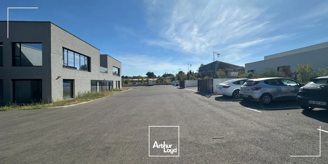 Locaux d'activité & Entrepôts - Location - SAINT ESTEVE JANSON - 13610 - 775-1550 - 7912683