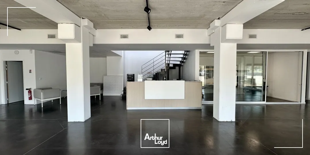 Locaux d'activité & Entrepôts - Location - SAINT ESTEVE JANSON - 13610 - 775-1550 - 7912681