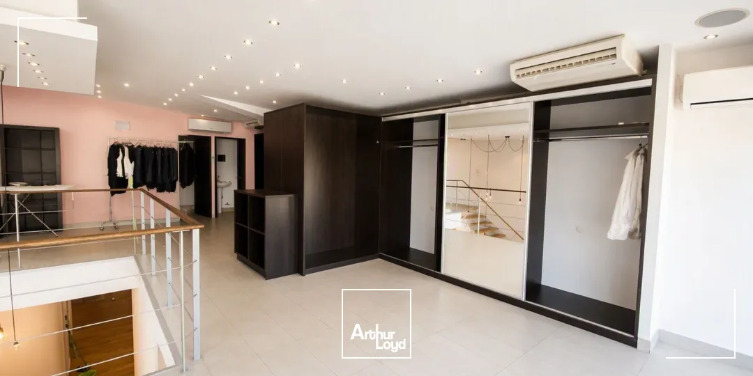 Locaux commerciaux - Vente - SAINT MITRE LES REMPARTS - 13920 - 98-1671 - 7912694