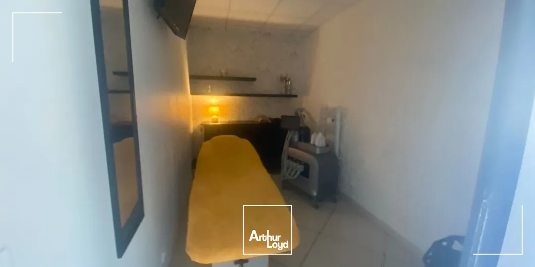 Locaux commerciaux - Vente - SAINT MITRE LES REMPARTS - 13920 - 98-1671 - 7912696