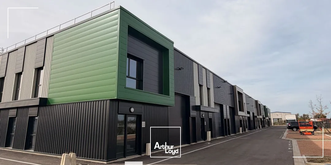 Locaux d'activité & Entrepôts - Location - VILLETTE D'ANTHON - 38280 - 218.18-2923.97 - 7913313