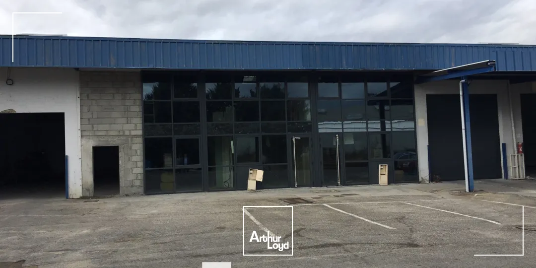 Locaux d'activité & Entrepôts - Location - SAINT BONNET DE MURE - 69720 - 1011.8-1011.8 - 7913333