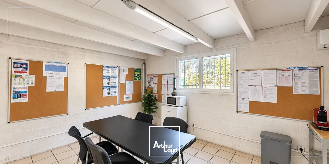 Locaux d'activité & Entrepôts - Location - VENELLES - 13770 - 330-330 - 7914693