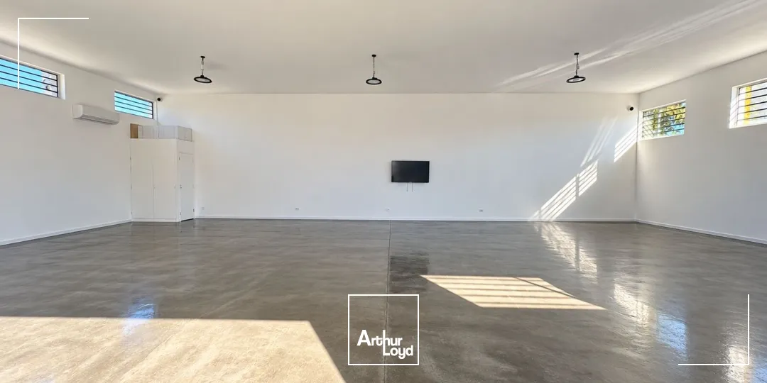 Locaux d'activité & Entrepôts - Location - SAINT CANNAT - 13760 - 140-140 - 7914702
