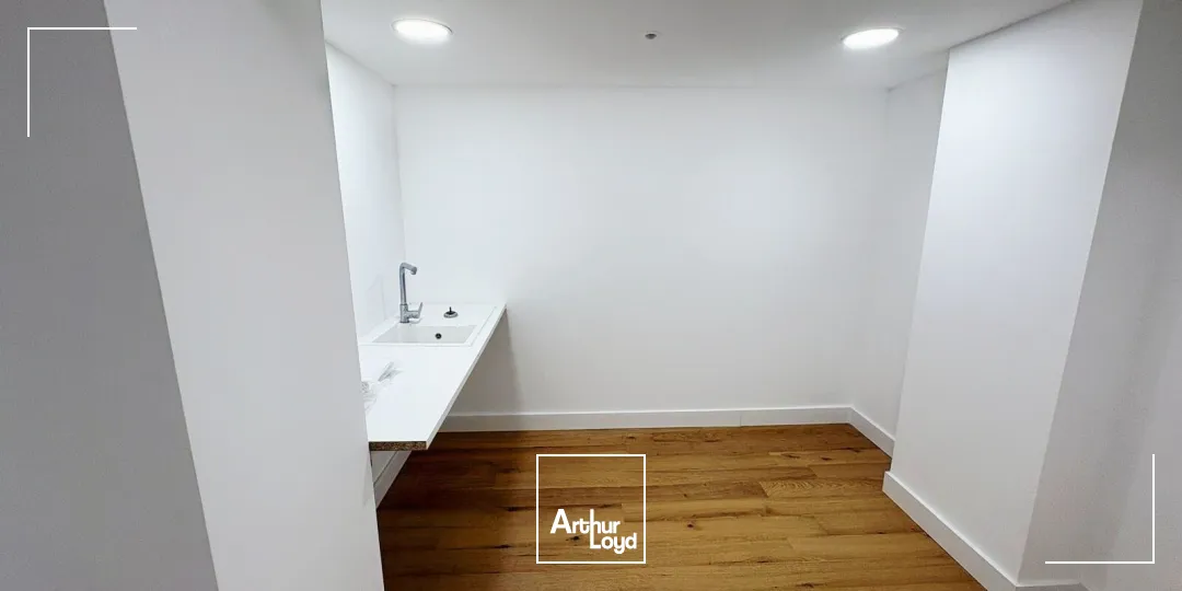 Bureaux - Vente - MARSEILLE - 13001 - 100.68-100.68 - 7915043