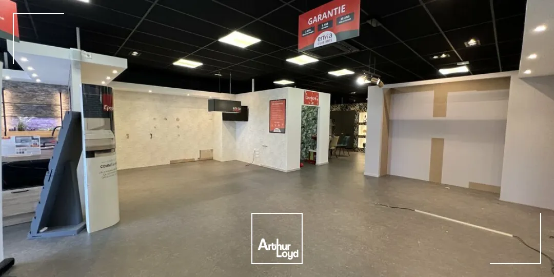 Locaux commerciaux - Location - CHAMPNIERS - 16430 - 600-600 - 7915056