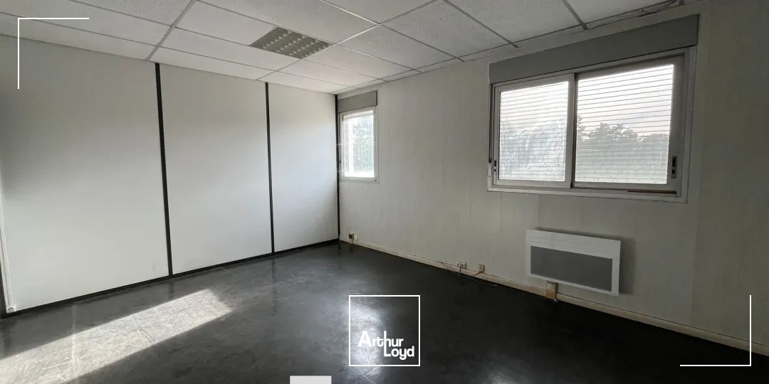 Locaux d'activité & Entrepôts - Location - VILLEURBANNE - 69100 - 240-240 - 7915421