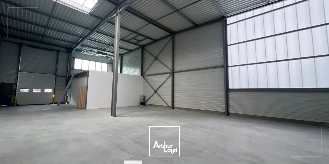 Locaux d'activité & Entrepôts - Location - OULLINS-PIERRE-BÉNITE - 69310 - 323-323 - 7915425