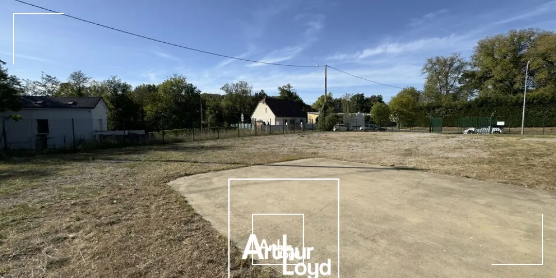 Locaux d'activité & Entrepôts - Location - SAINT-PANTALÉON-DE-LARCHE - 19600 - 610-610 - 7915637