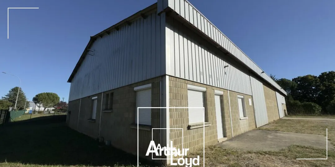 Locaux d'activité & Entrepôts - Location - SAINT-PANTALÉON-DE-LARCHE - 19600 - 610-610 - 7915638