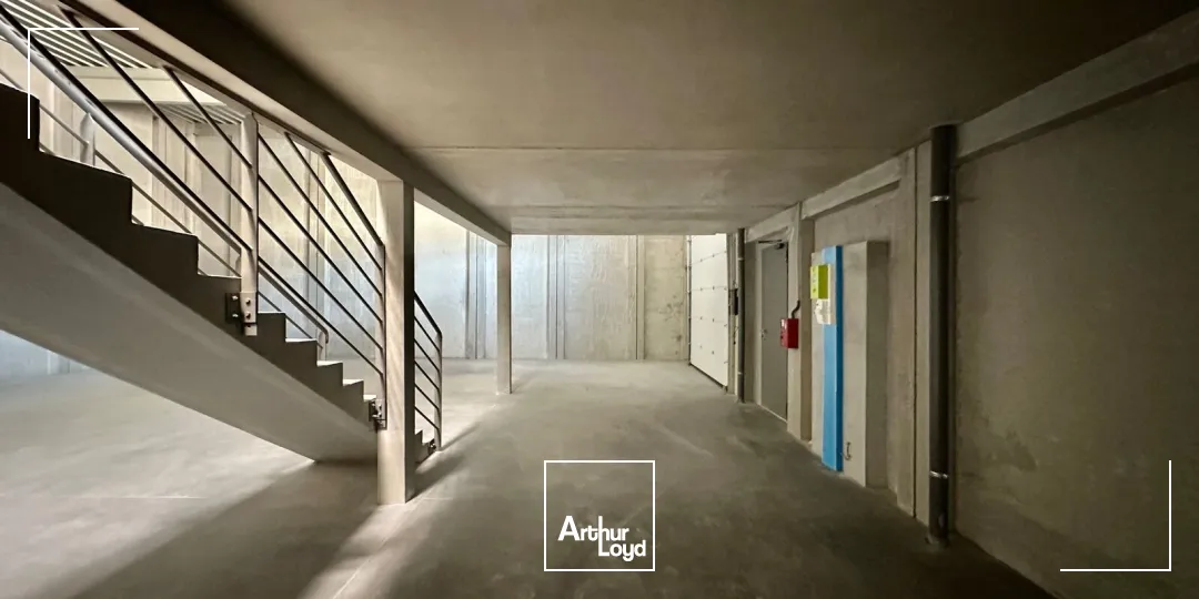 Locaux d'activité & Entrepôts - Location - LES PENNES MIRABEAU - 13170 - 198.04-603.67 - 7915882