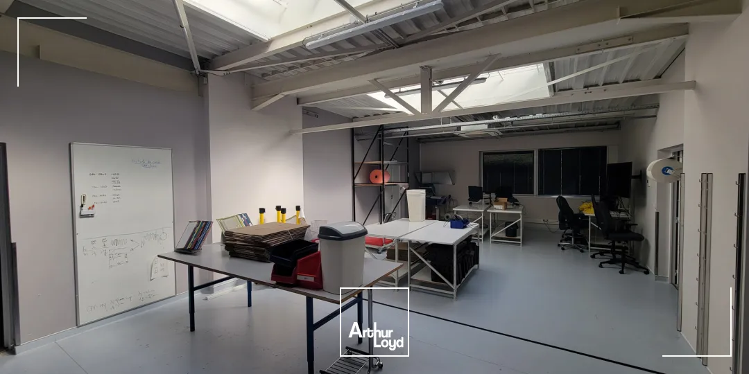 Locaux d'activité & Entrepôts - Vente - Courcelles les montbeliard - 25420 - 1100-1100 - 7916981