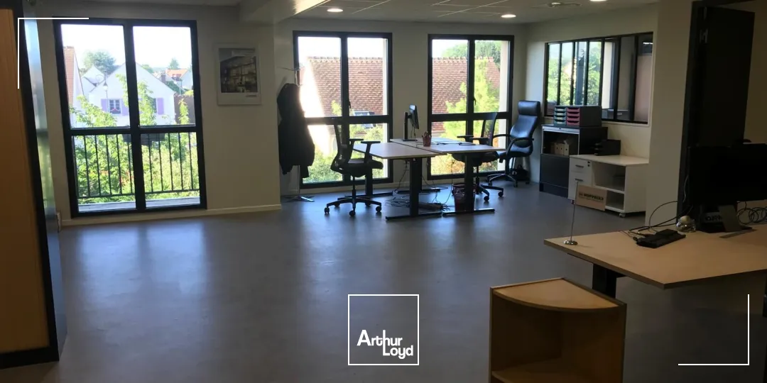 Bureaux - Location - LA CHAPELLE EN SERVAL - 60520 - 94.43-94.43 - 7917377