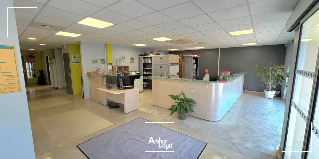 Locaux commerciaux - Location - MARSEILLE - 13011 - 920-920 - 7917945