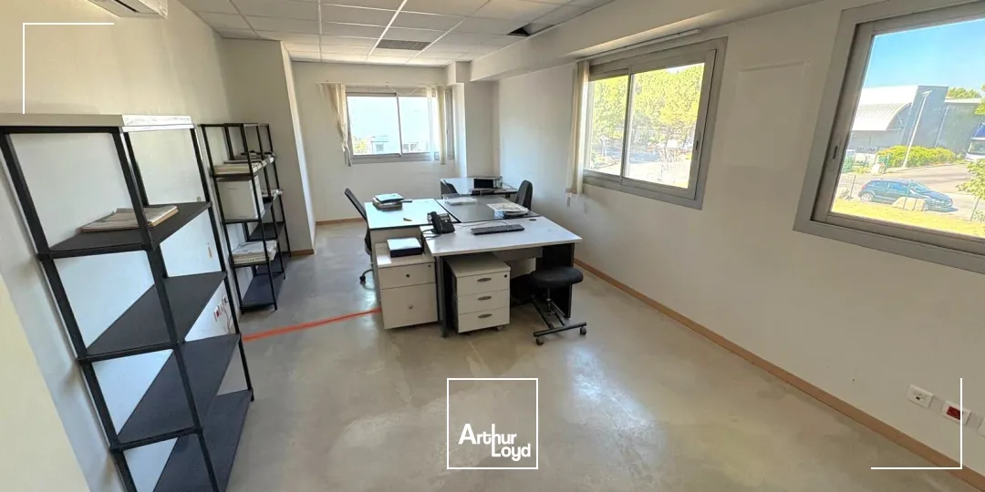 Locaux commerciaux - Location - MARSEILLE - 13011 - 920-920 - 7917943