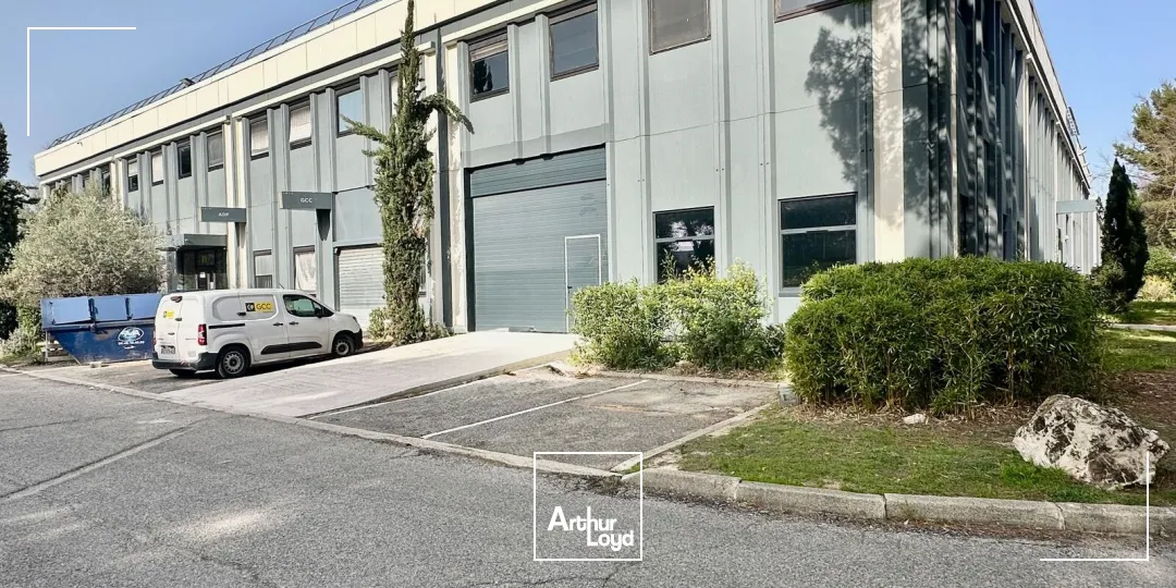 Locaux d'activité & Entrepôts - Location - VITROLLES - 13127 - 321-321 - 7918610