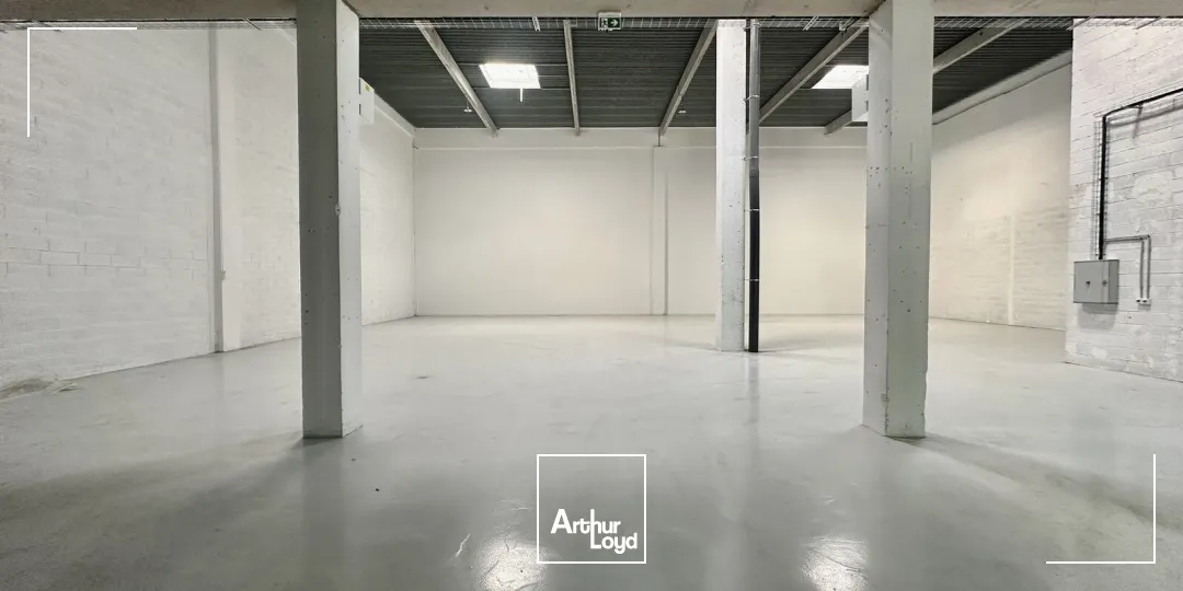 Locaux d'activité & Entrepôts - Location - VITROLLES - 13127 - 451-1717 - 7918619