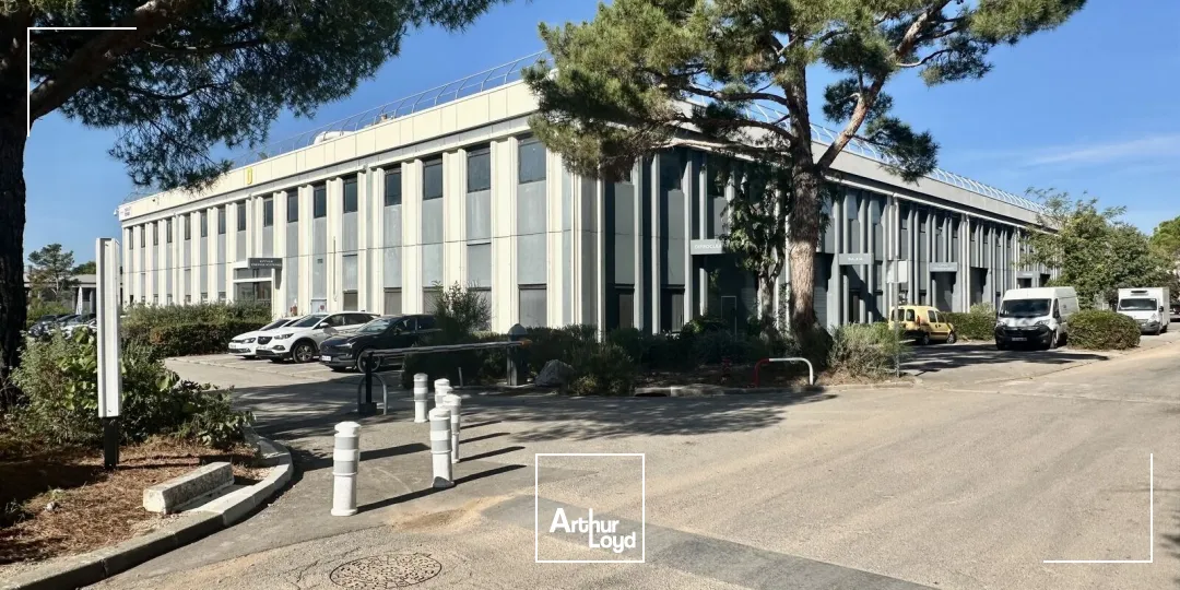 Locaux d'activité & Entrepôts - Location - VITROLLES - 13127 - 451-1717 - 7918617