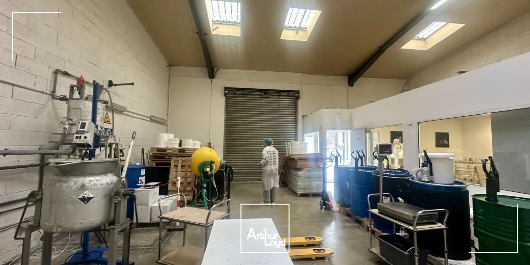 Locaux d'activité & Entrepôts - Vente - SAINT CANNAT - 13760 - 200-840 - 7918684