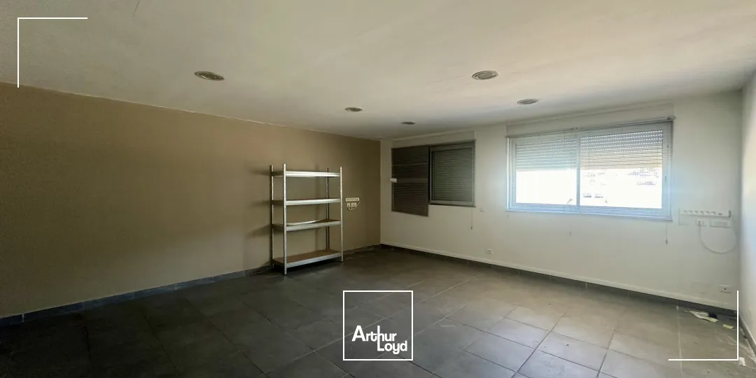 Locaux d'activité & Entrepôts - Vente - SAINT CANNAT - 13760 - 200-840 - 7918687