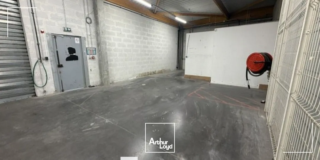 Locaux commerciaux - Location - VAULX EN VELIN - 69120 - 1300-1300 - 7919312