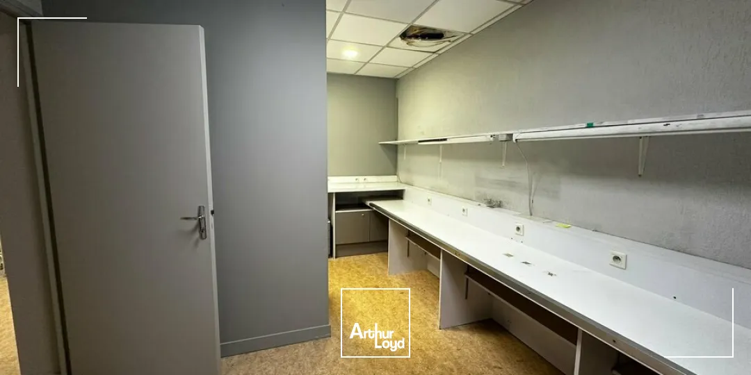Locaux commerciaux - Location - BOURGES - 18000 - 65-65 - 7919641