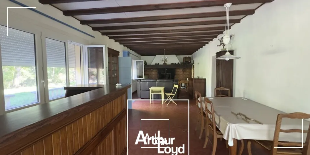 Locaux d'activité & Entrepôts - Vente - SAINT-PANTALÉON-DE-LARCHE - 19600 - 250-250 - 7920968