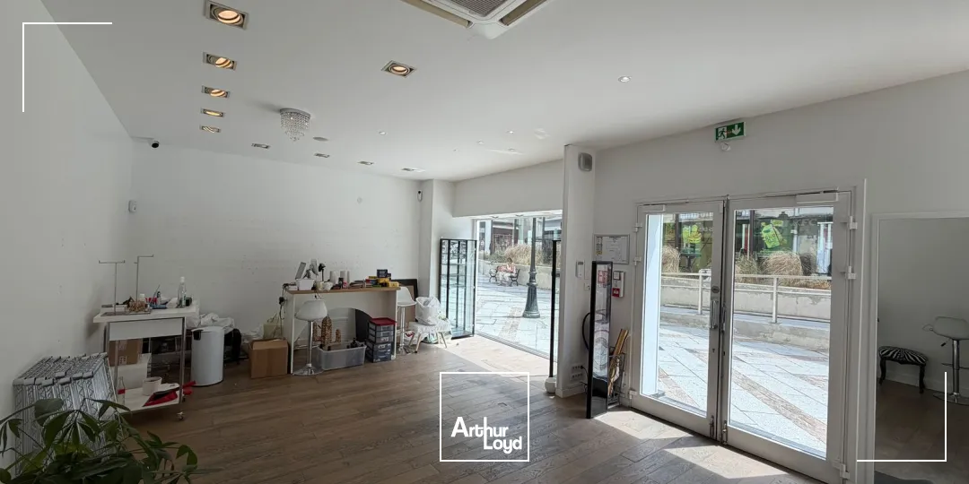 Locaux commerciaux - Location - COMPIEGNE - 60200 - 70.93-70.93 - 7922998