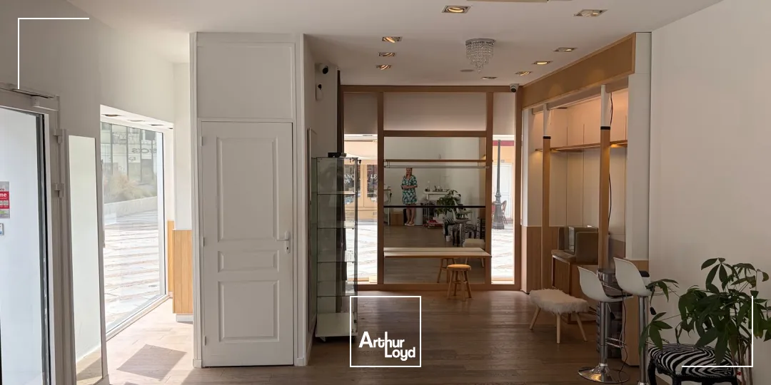 Locaux commerciaux - Location - COMPIEGNE - 60200 - 70.93-70.93 - 7923000