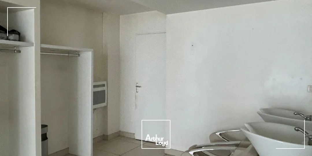Locaux commerciaux - Location - LA BAULE ESCOUBLAC - 44500 - 50-50 - 7923203