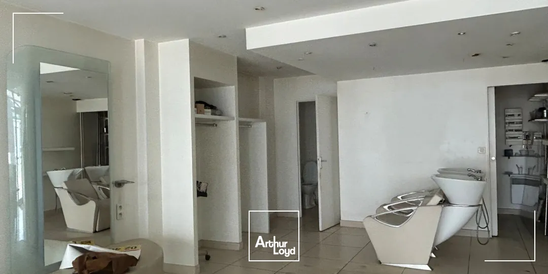 Locaux commerciaux - Location - LA BAULE ESCOUBLAC - 44500 - 50-50 - 7923202