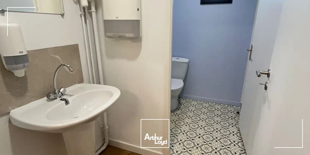 Locaux d'activité & Entrepôts - Location - BOUGUENAIS - 44340 - 100-100 - 7923210