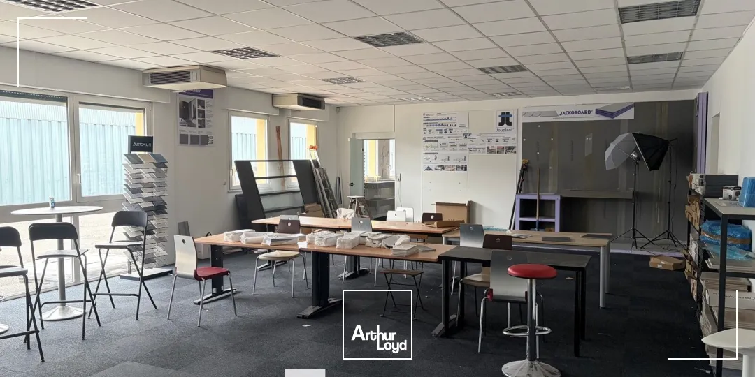 Locaux d'activité & Entrepôts - Location - CHASSIEU - 69680 - 1200-1200 - 7923606