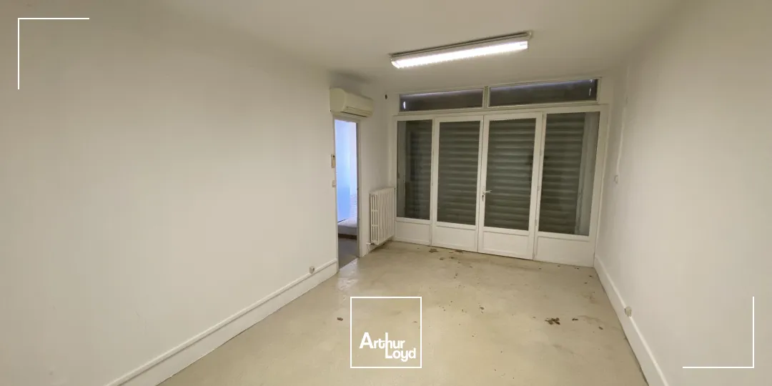 Bureaux - Location - SALON DE PROVENCE - 13300 - 76-76 - 7924770