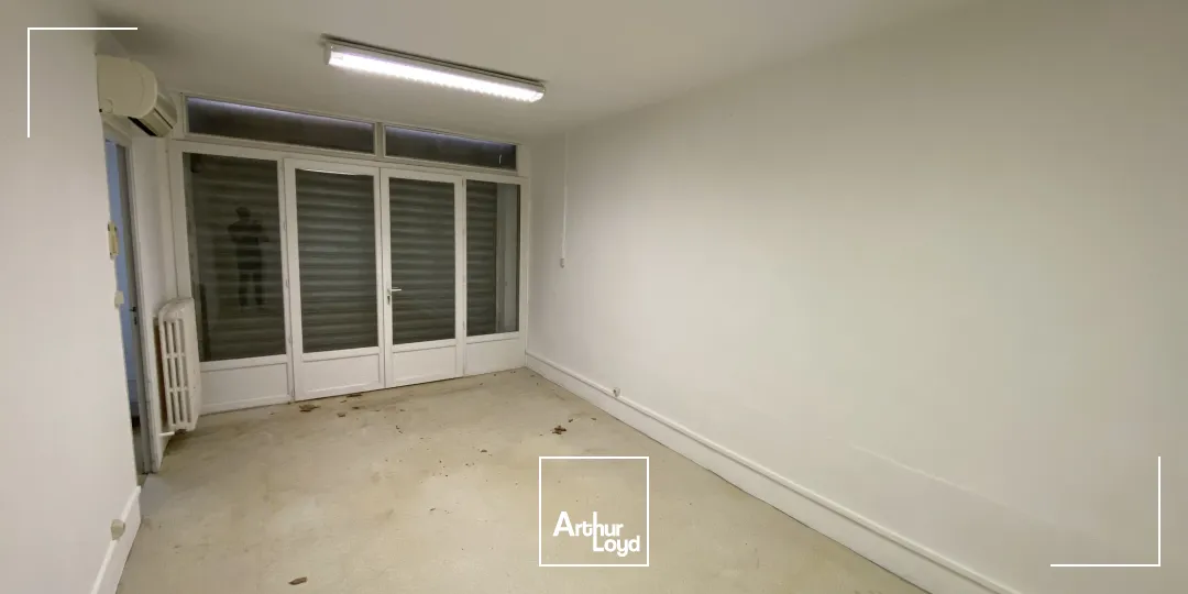 Bureaux - Location - SALON DE PROVENCE - 13300 - 76-76 - 7924771