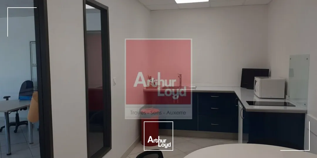 Locaux d'activité & Entrepôts - Location - SAINTE SAVINE - 10300 - 580-580 - 7949801