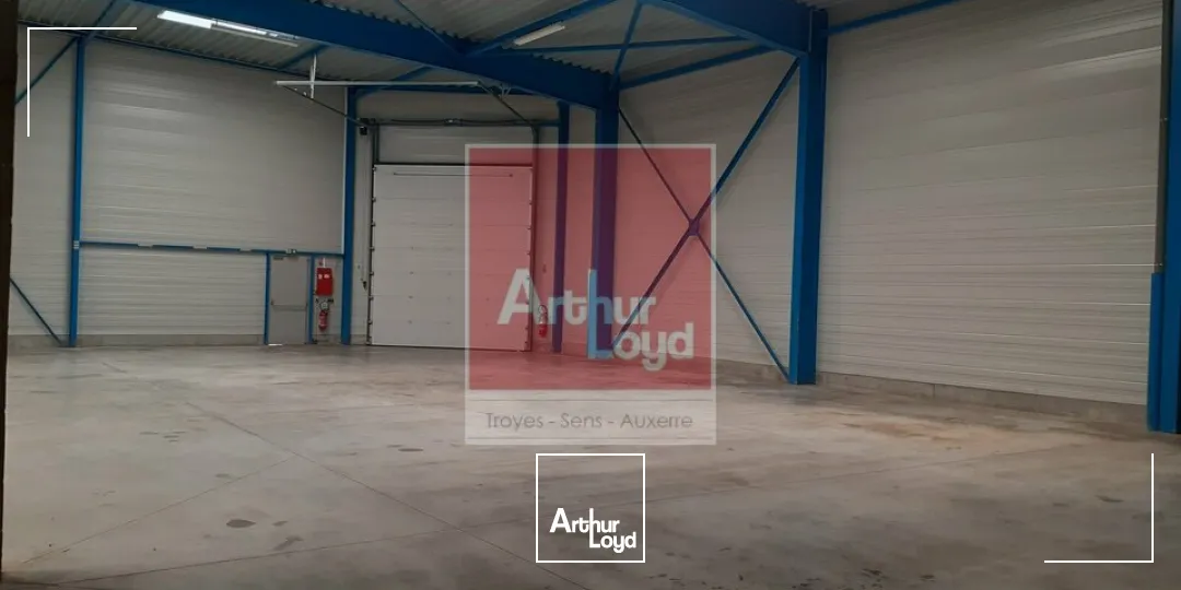Locaux d'activité & Entrepôts - Location - SAINTE SAVINE - 10300 - 580-580 - 7949802
