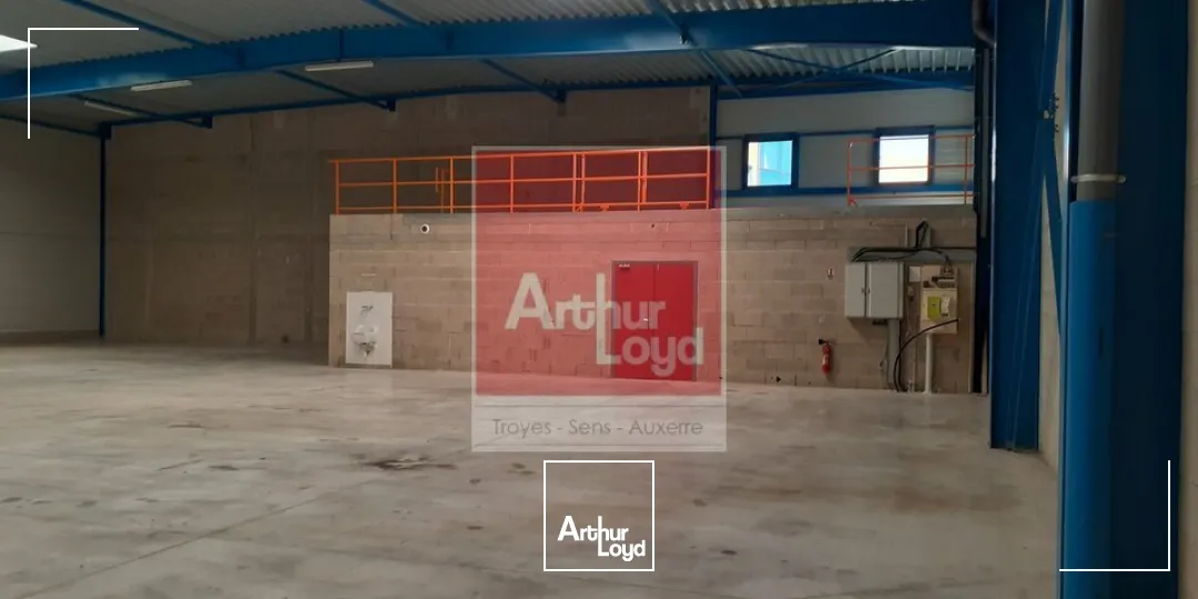 Locaux d'activité & Entrepôts - Location - SAINTE SAVINE - 10300 - 580-580 - 7949804