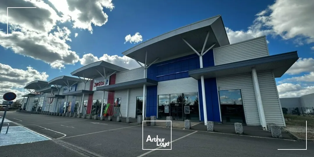 Locaux commerciaux - Location - SAINT-DOULCHARD - 18230 - 900-900 - 7952111