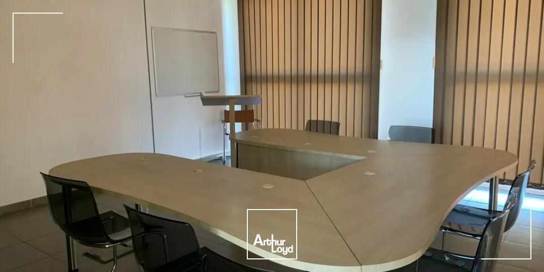 Bureaux - Vente - ENTRAIGUES-SUR-LA-SORGUE - 84320 - 240-240 - 7952842