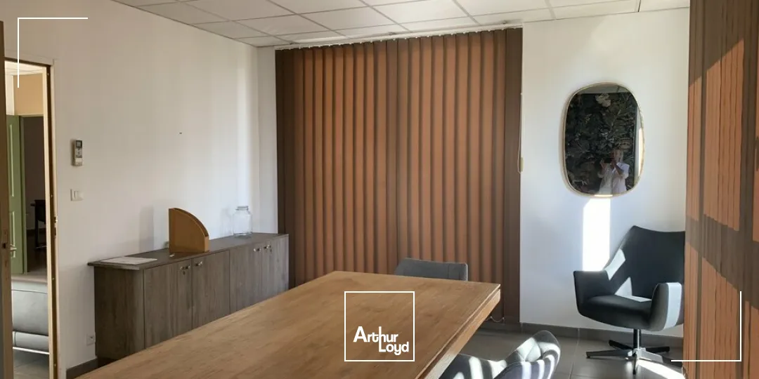 Bureaux - Vente - ENTRAIGUES-SUR-LA-SORGUE - 84320 - 240-240 - 7952846