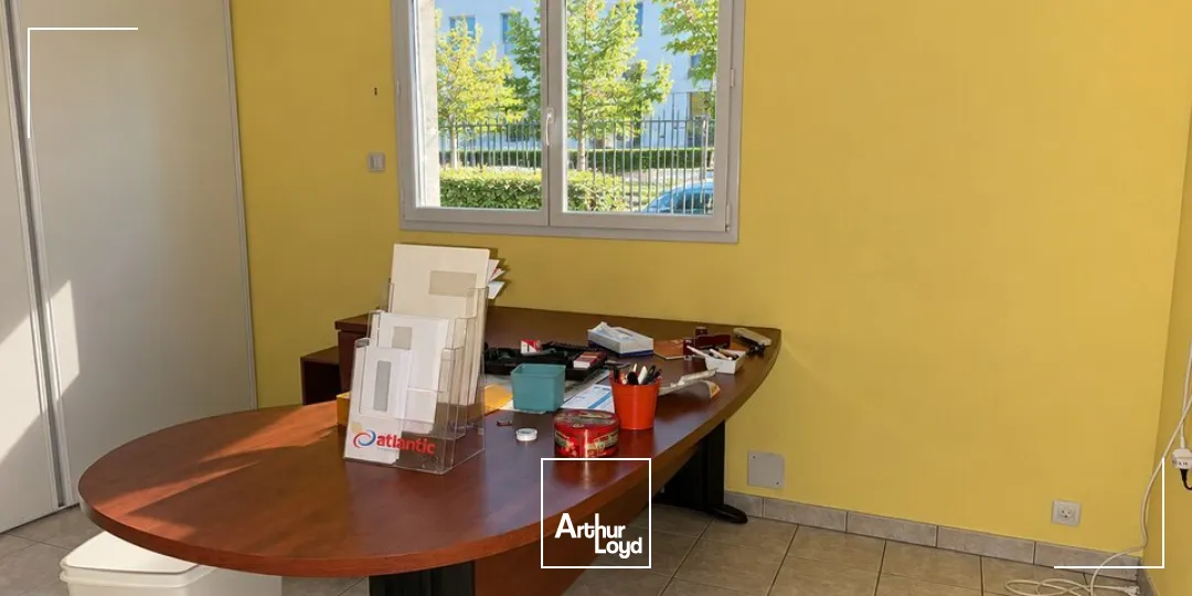Locaux d'activité & Entrepôts - Vente - NEUILLÉ-PONT-PIERRE - 37360 - 280-280 - 7953010