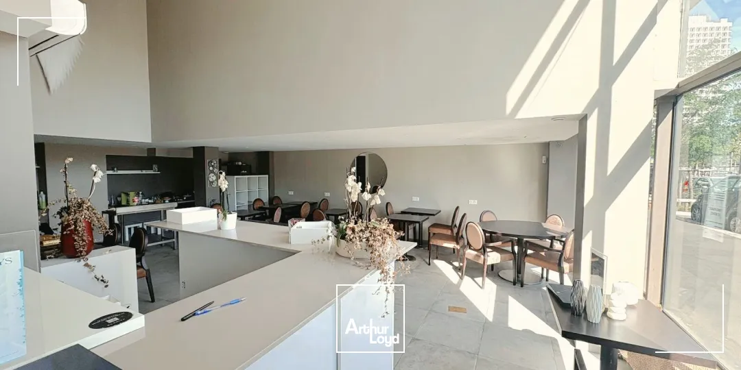 Locaux commerciaux - Location - MARSEILLE - 13008 - 77-449 - 7956589