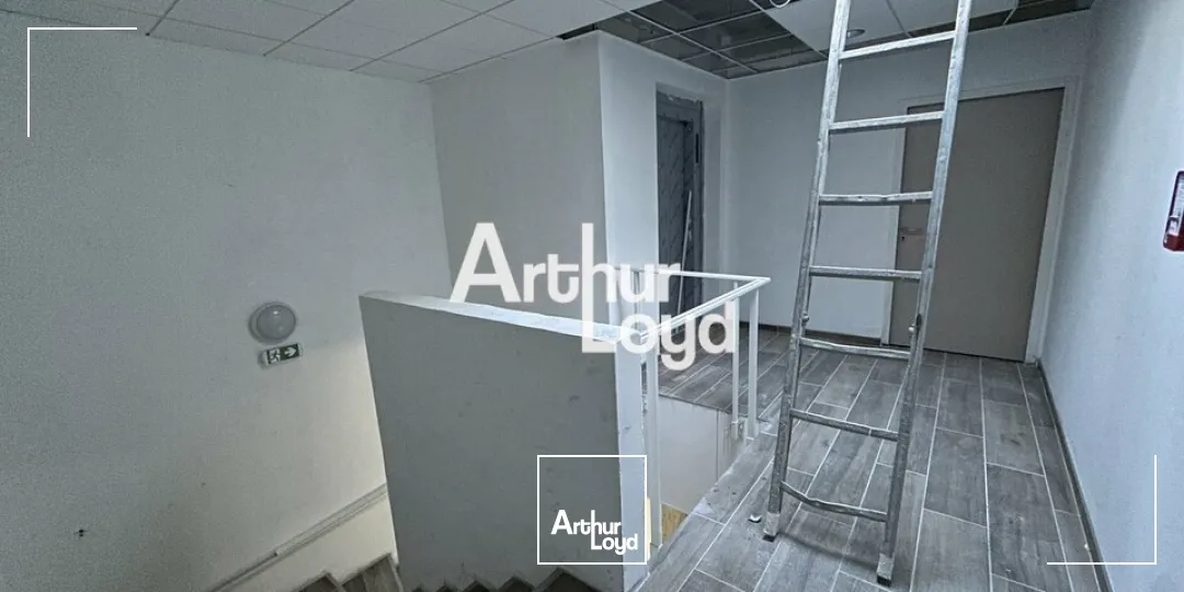 Locaux d'activité & Entrepôts - Vente - FREJUS - 83600 - 1252-1252 - 7956941