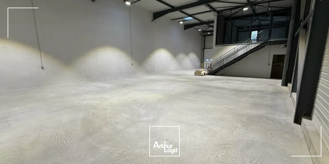 Locaux d'activité & Entrepôts - Location - VALENCE - 26000 - 360-360 - 7958157