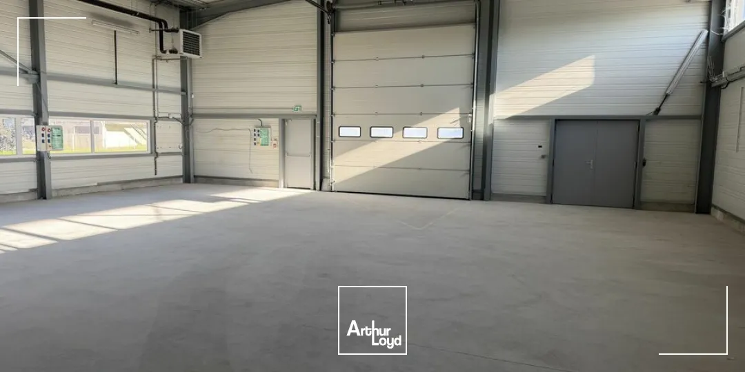 Locaux d'activité & Entrepôts - Location - LE POUZIN - 07250 - 550-550 - 7958165