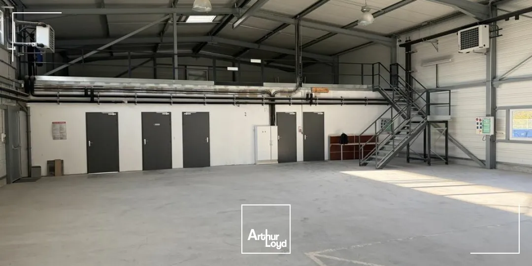 Locaux d'activité & Entrepôts - Location - LE POUZIN - 07250 - 550-550 - 7958167