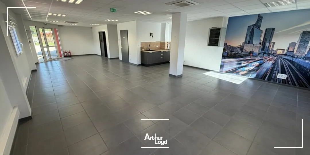 Locaux d'activité & Entrepôts - Location - LE POUZIN - 07250 - 550-550 - 7958168