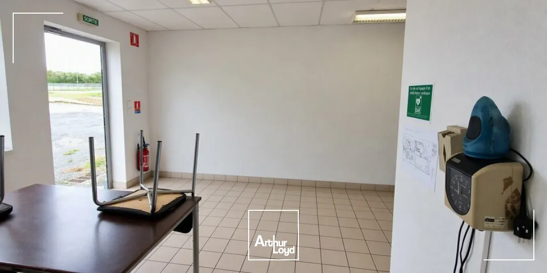 Locaux d'activité & Entrepôts - Vente - LIGUGÉ - 86240 - 1553-1553 - 7958266