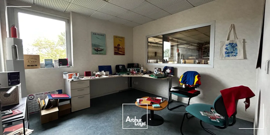 Locaux d'activité & Entrepôts - Location - LE HAILLAN - 33185 - 0-1490 - 7958513